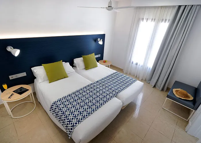 מלון Broncemar 4*